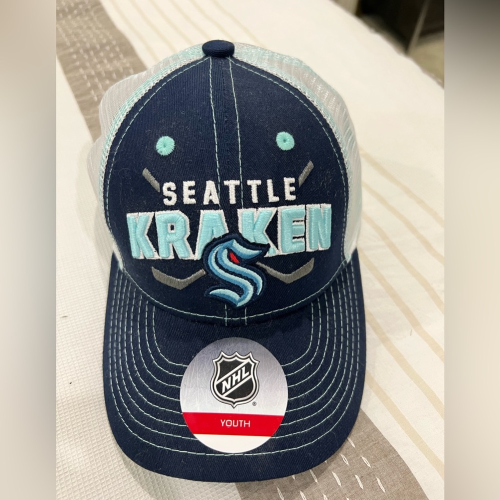 NWT Seattle Kraken NHL youth hat
